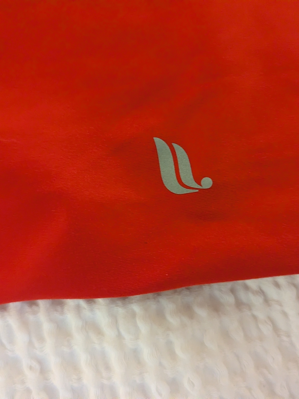 NWT Fabletics Pureluxe Red High-Rise Flare Leggings with V-Waist - Short Length - Picture 5 of 6